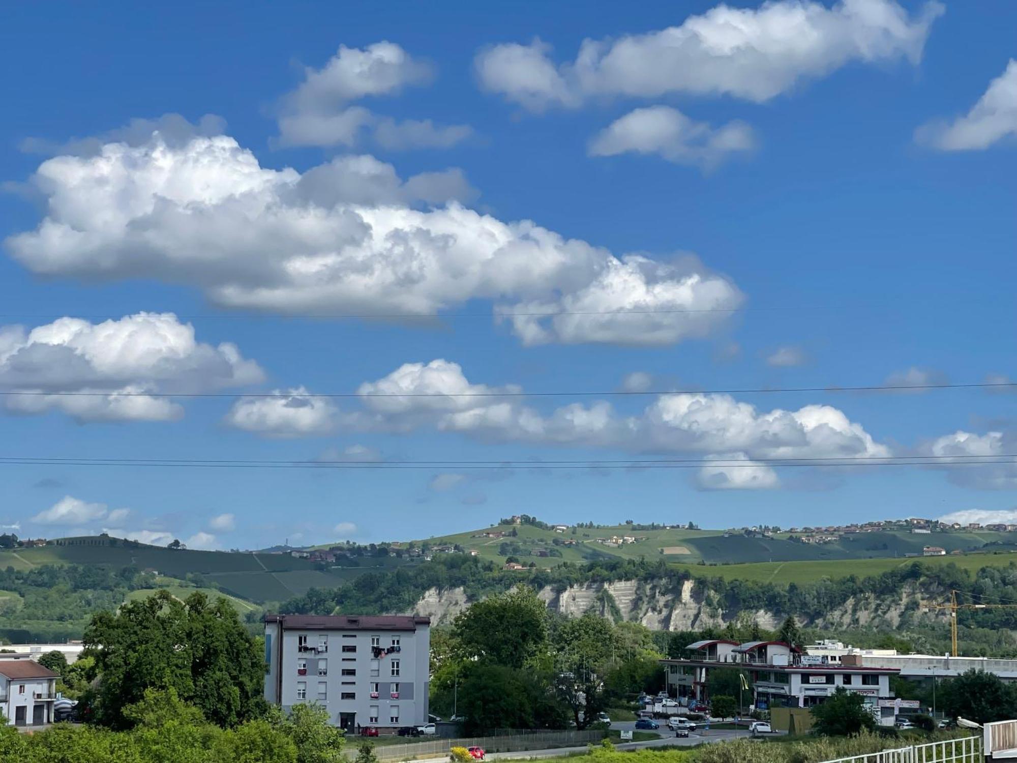 Borgo Divino Alba (Piedmont) Exterior foto
